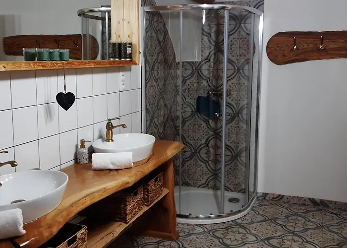 Pod Tresni Holiday home *